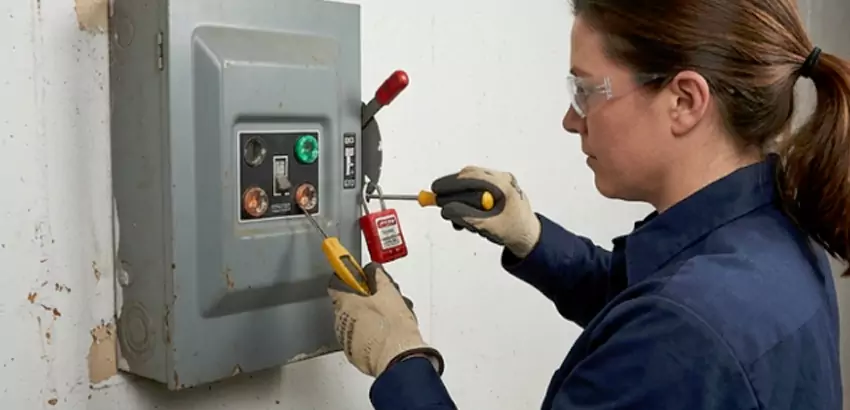 Ceiling Electrical Box Replacement in Debary