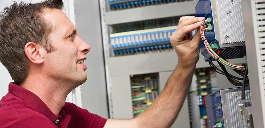 Offshore and Petroleum Facility Electrician in Debary