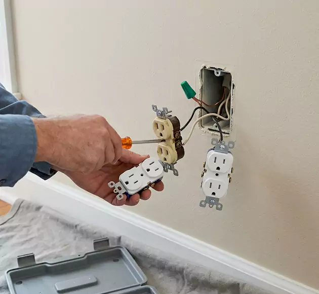 Professional Outlet Replacement: Your Local Swap-Out Team in Debary, FL